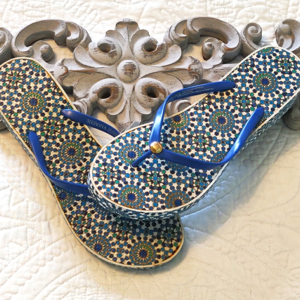 New blue flip flops. - Picture 2 of 11